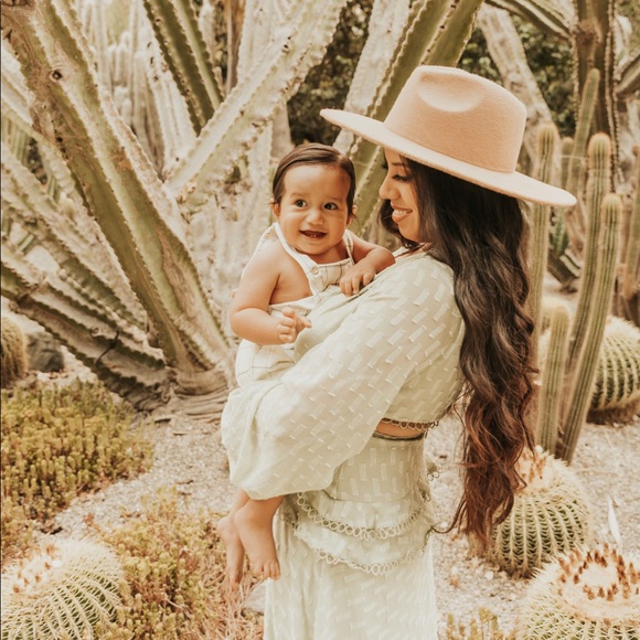 Meet your Posher, Audrey - Picture 1 of 1